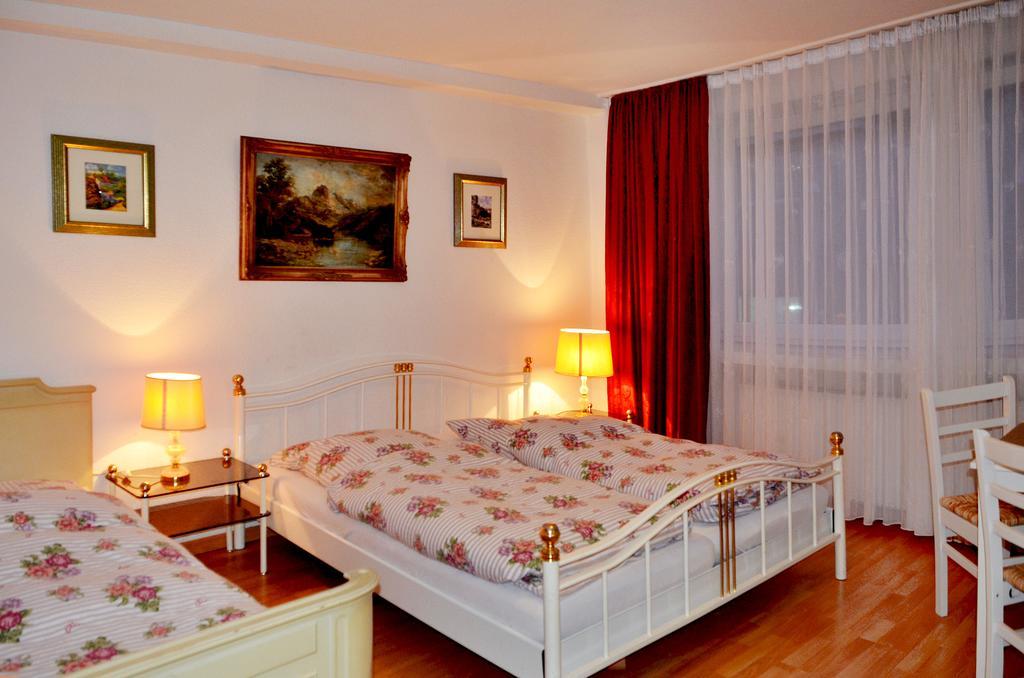 Hotel Ziegenhagen Colónia Quarto foto